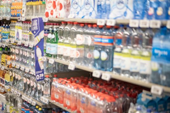 Sportverenigingen kunnen geld verdienen met de inname van kleine plastic flessen